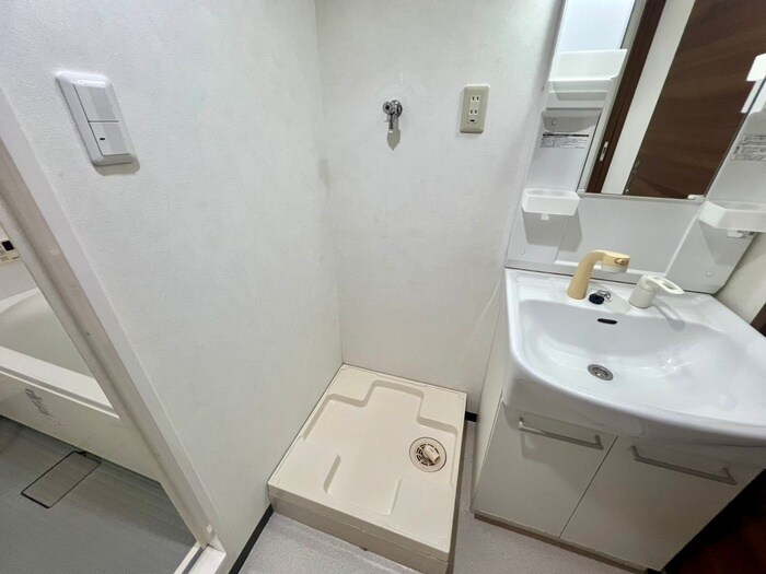 物件内観写真18　(洗濯機置場)