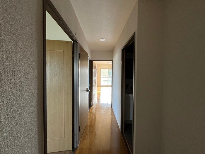 物件内観写真17　(廊下)
