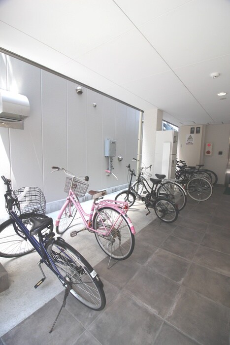 物件外観写真3　(駐輪場)