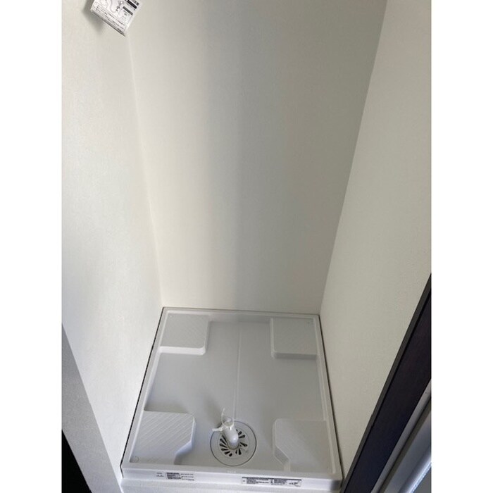 物件内観写真13　(洗濯機置場)