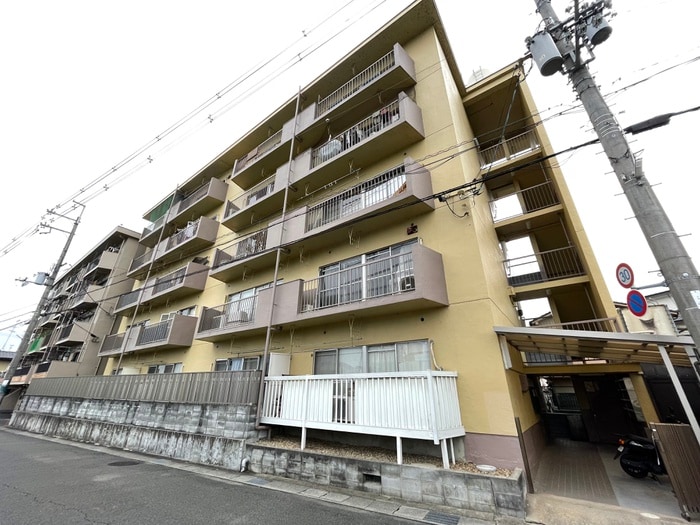 西の京マンション（4B）の物件外観写真