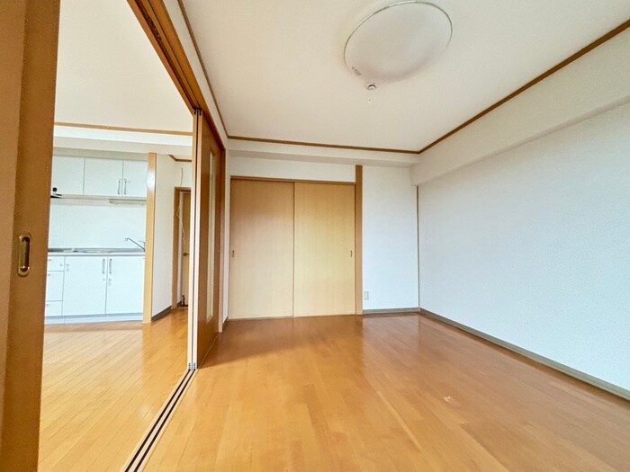 物件内観写真3　(居室)