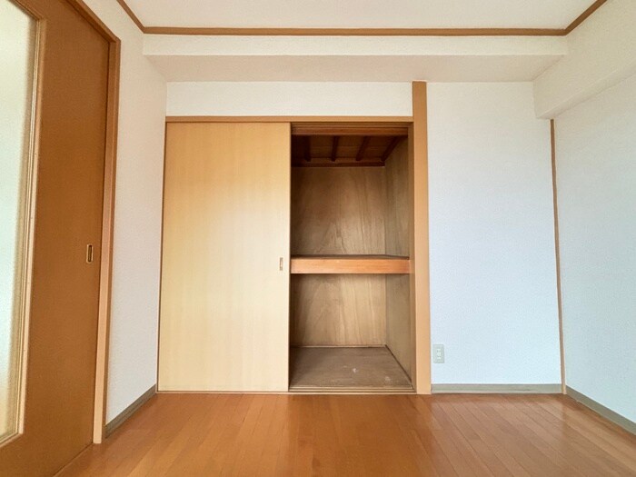 物件内観写真12　(収納)