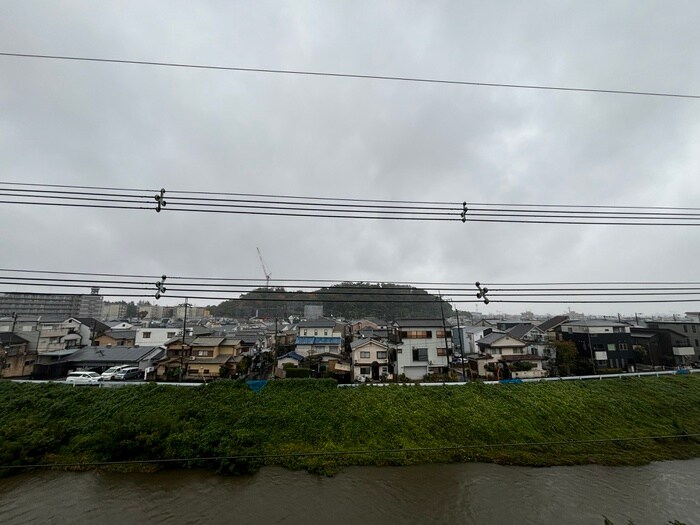 物件内観写真16　(室内からの展望)