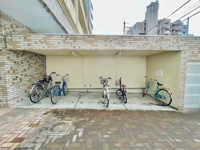 物件外観写真3　(駐輪場)