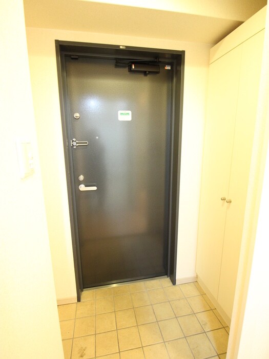 物件内観写真15　(玄関)
