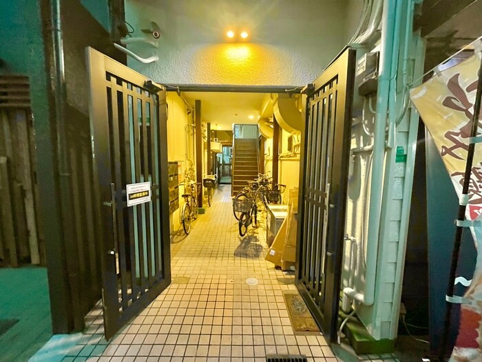 物件外観写真2　(同型モデル)