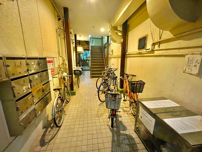 物件外観写真4　(駐輪場)