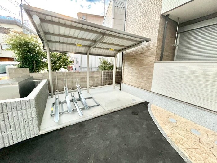 物件外観写真6　(駐輪場)