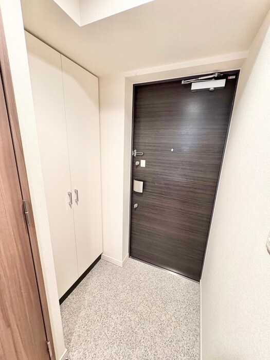 物件内観写真13　(玄関)