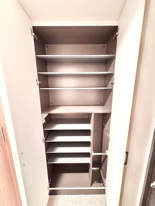 物件内観写真14　(靴箱)