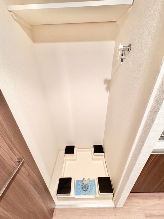 物件内観写真16　(洗濯機置場)