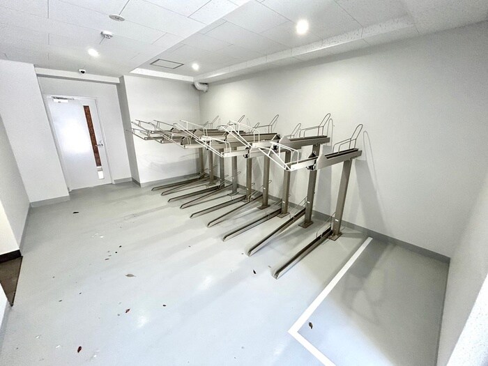 物件外観写真3　(駐輪場)