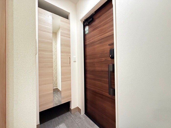 物件内観写真17　(玄関)