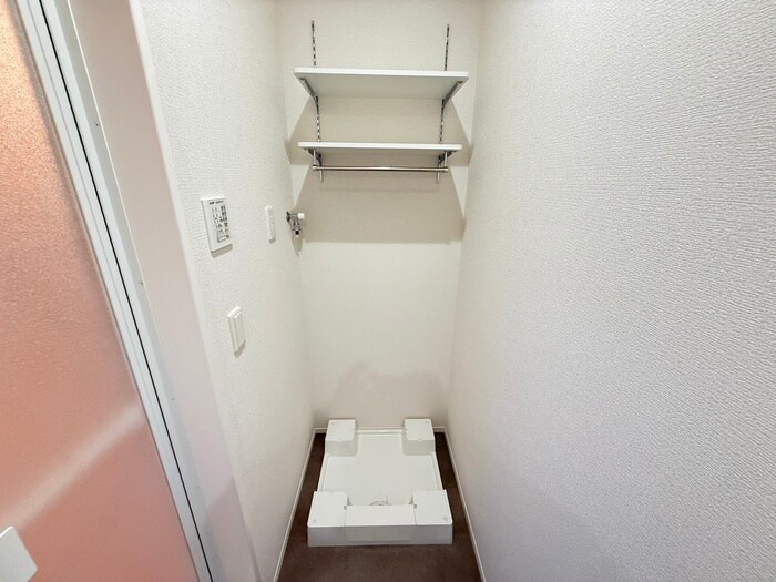 物件内観写真22　(洗濯機置場)