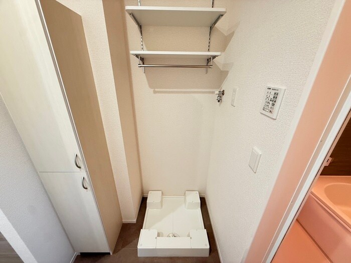 物件内観写真22　(洗濯機置場)