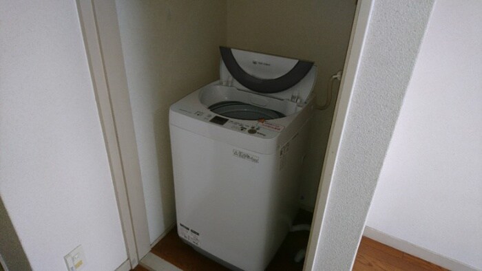 物件内観写真9　(洗濯機置場)