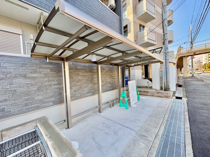 物件外観写真5　(駐輪場)