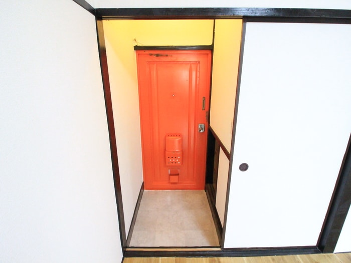 物件内観写真16　(玄関)