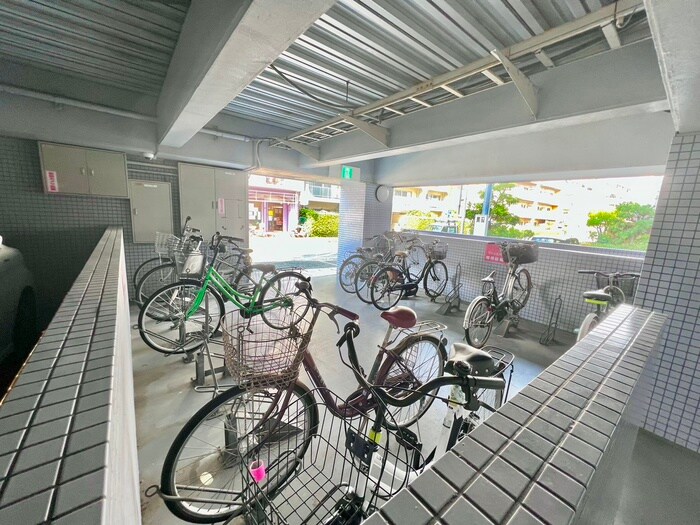 物件外観写真6　(駐輪場)