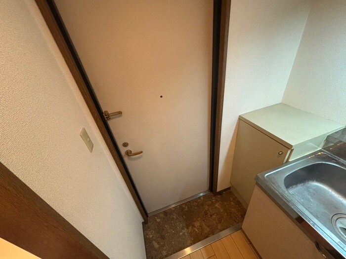 物件内観写真13　(玄関)