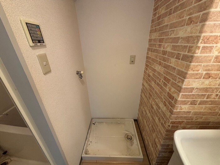 物件内観写真20　(洗濯機置場)