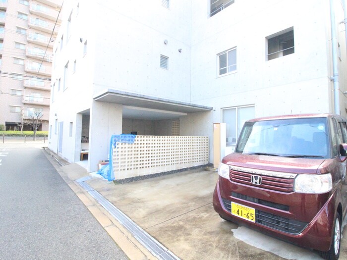 物件外観写真4　(駐車場)