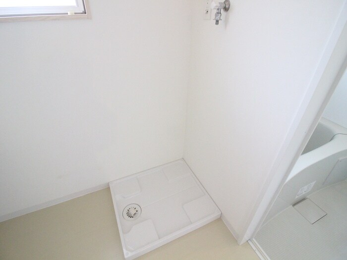 物件内観写真18　(洗濯機置場)