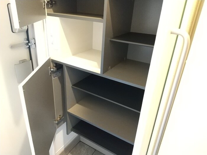 物件内観写真7　(靴箱)
