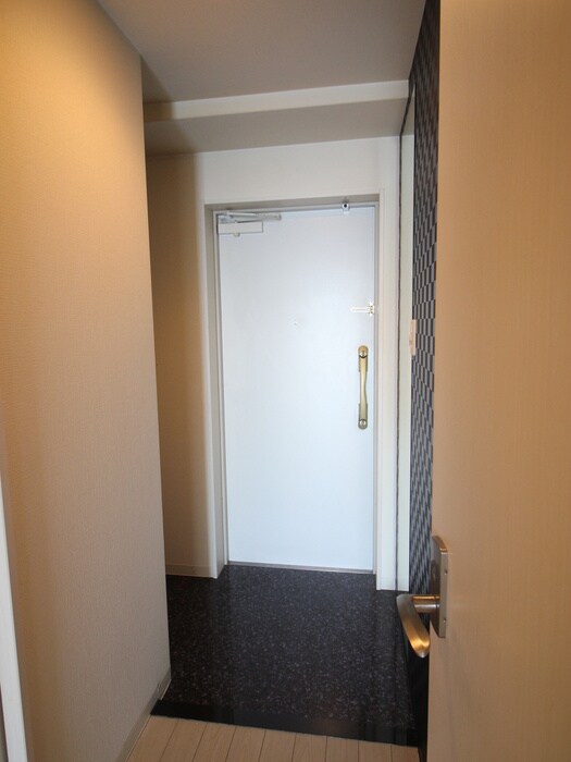 物件内観写真7　(玄関)