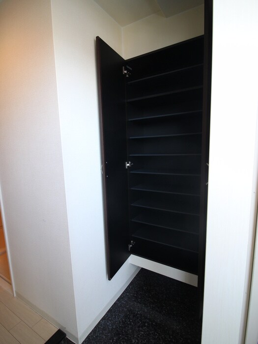 物件内観写真8　(靴箱)