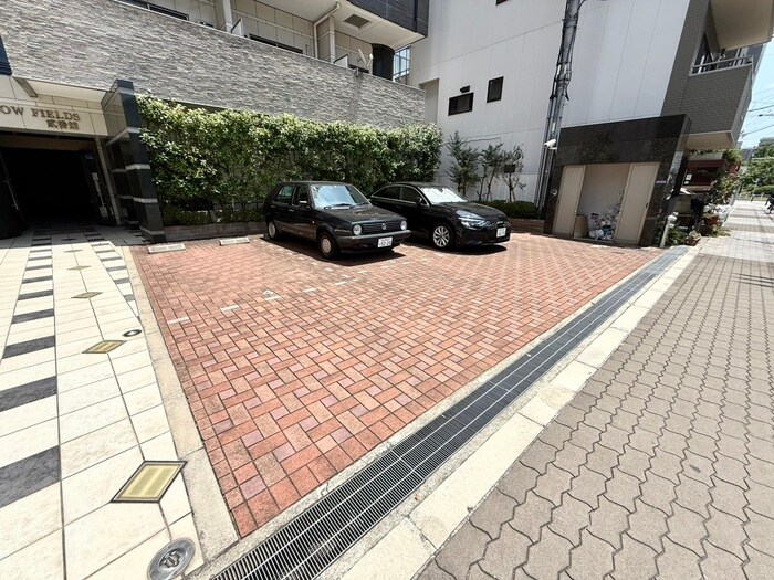 物件外観写真4　(駐車場)