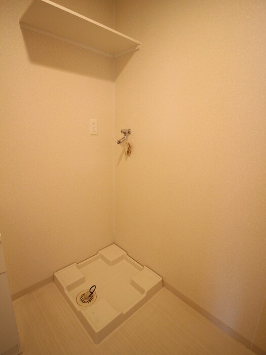 物件内観写真13　(洗濯機置場)