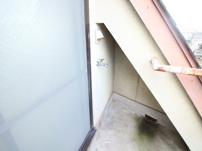 物件内観写真12　(洗濯機置場)