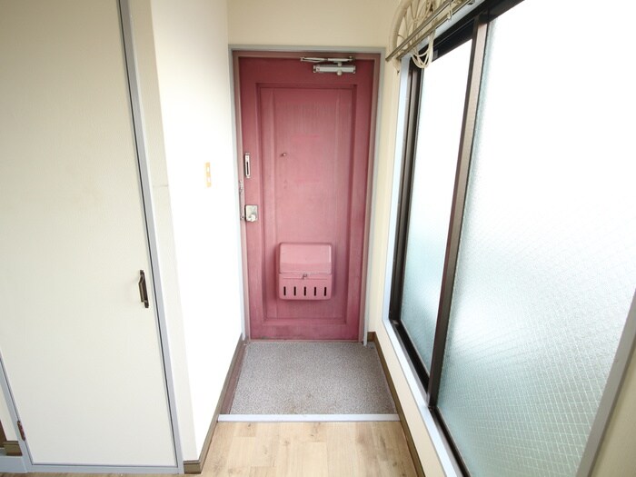 物件内観写真13　(玄関)