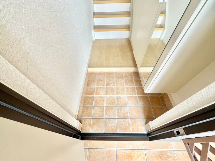 物件内観写真17　(玄関)