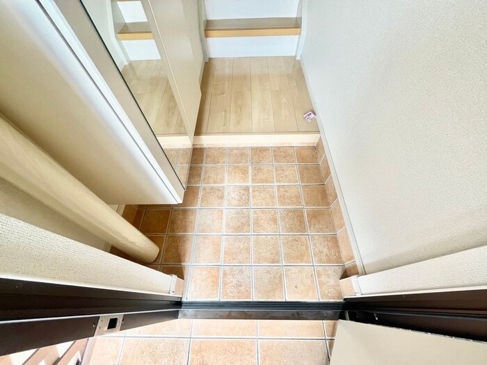 物件内観写真17　(玄関)