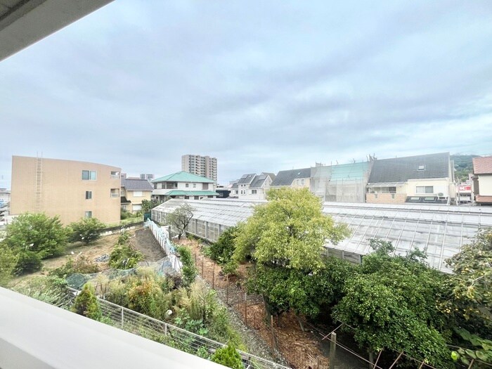 物件内観写真22　(室内からの展望)