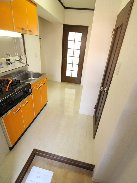 物件内観写真7　(玄関)