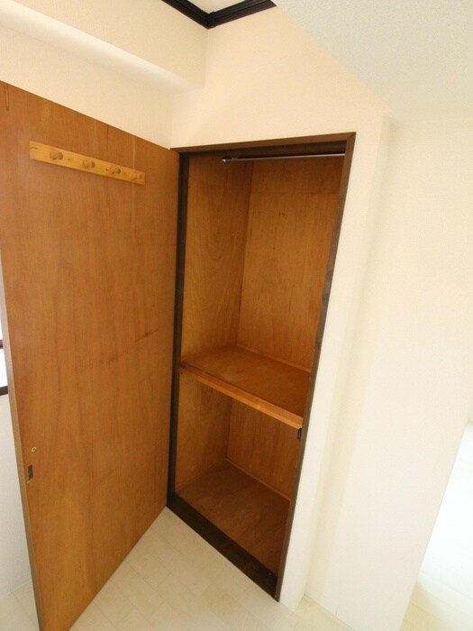 物件内観写真12　(収納)