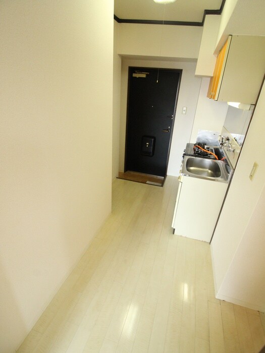 物件内観写真13　(廊下)