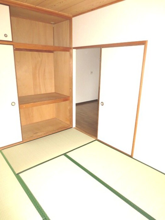 物件内観写真9　(居室)