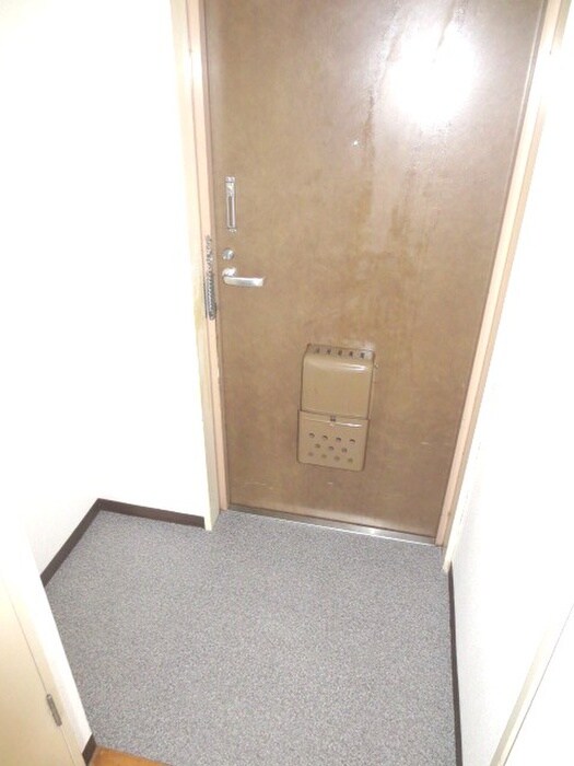物件内観写真13　(玄関)