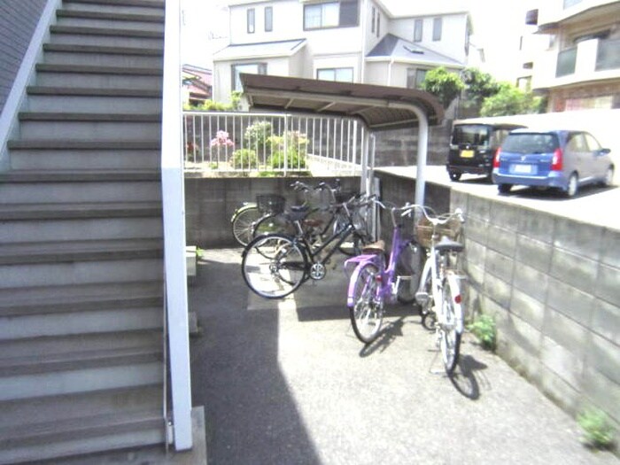 物件外観写真3　(駐輪場)