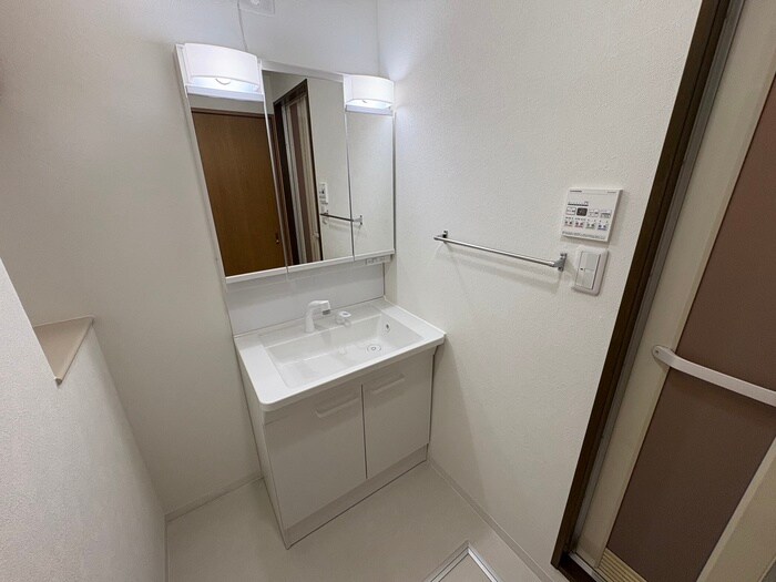 物件内観写真10　(洗面)