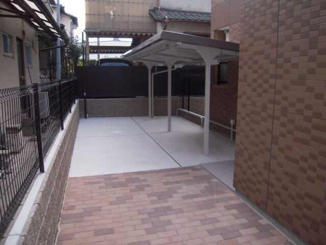 物件外観写真2　(駐輪場)