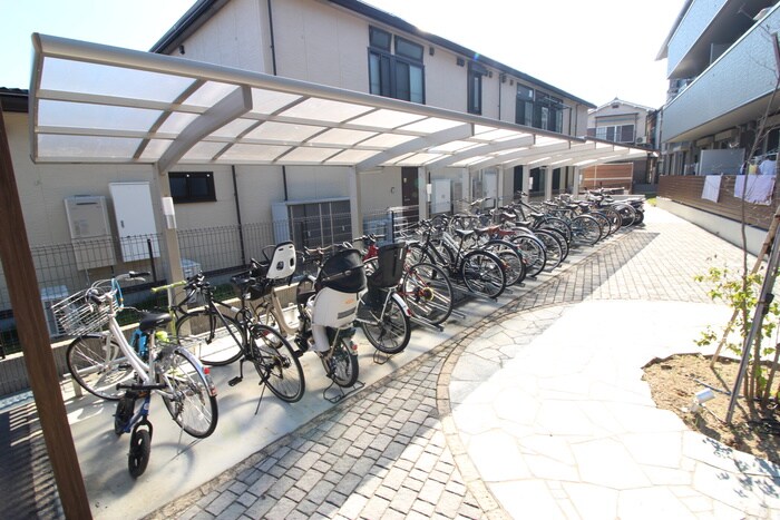 物件外観写真5　(駐輪場)