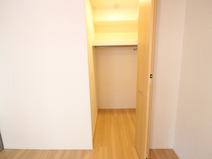 物件内観写真16　(収納)