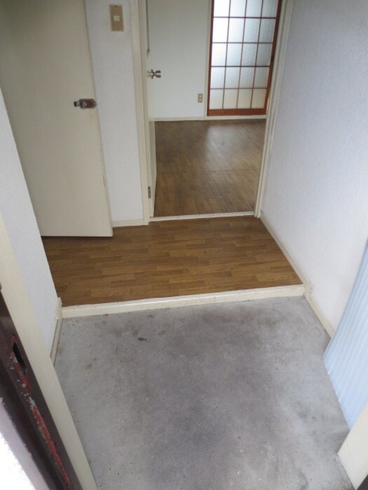 物件内観写真14　(玄関)