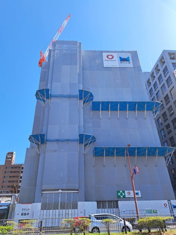 建築中